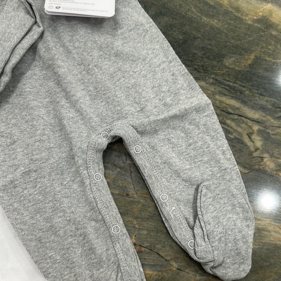 Burt’s Bees Cozy White and Gray Footie 4 piece set - Picture 8 of 8